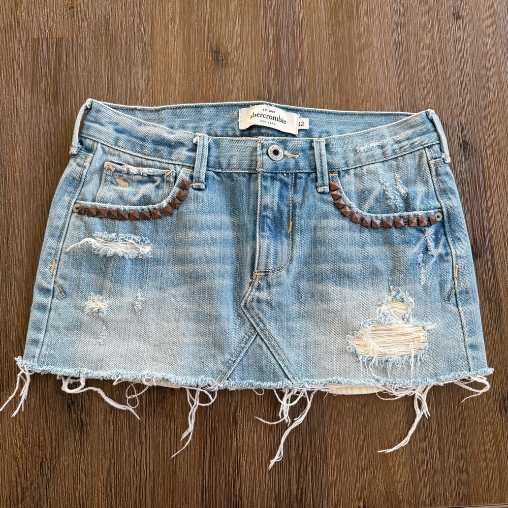 2/24$ Abercrombie Kids Light Blue Distressed Denim Mini Skirt with Studs size 12